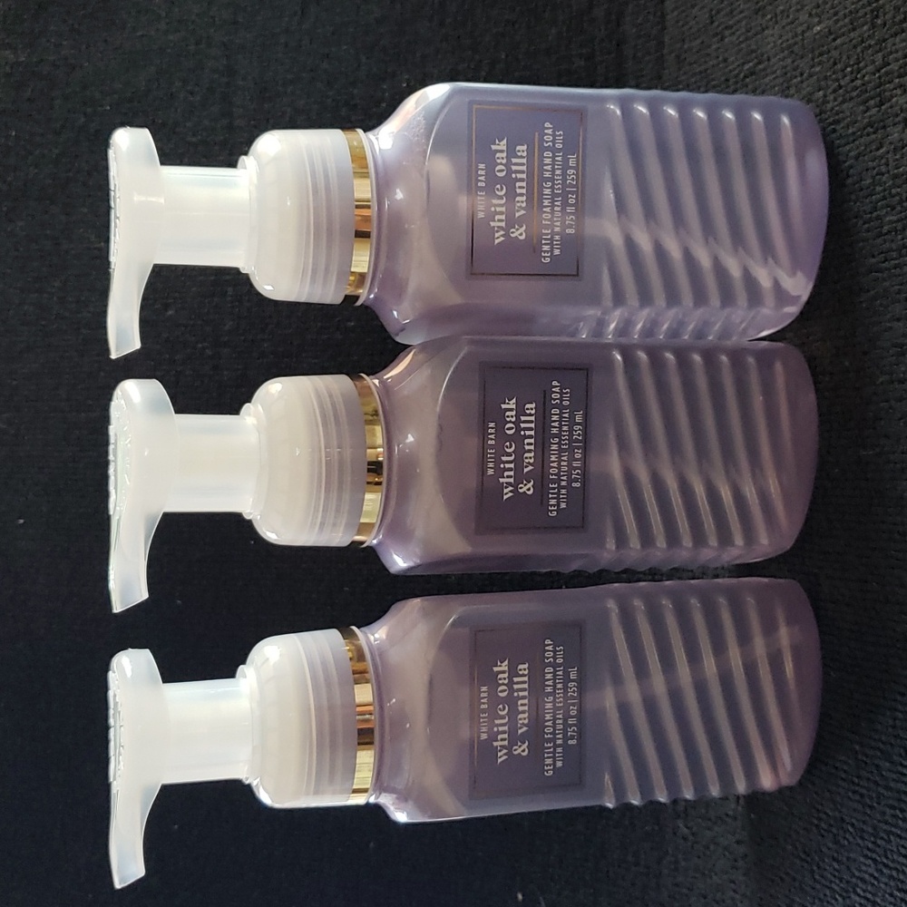 * Bath & Body Works - 3 White Barn WHITE OAK & VANILLA Gentle Foaming Hand Soap
